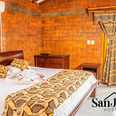 Hostal San Jorge Cerritos Luaran gambar
